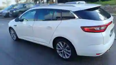 Renault Mégane 2018 - 12000 EUR, 124500 km - AUTO.MOTO.pt - 124500km - foto 5 de 17