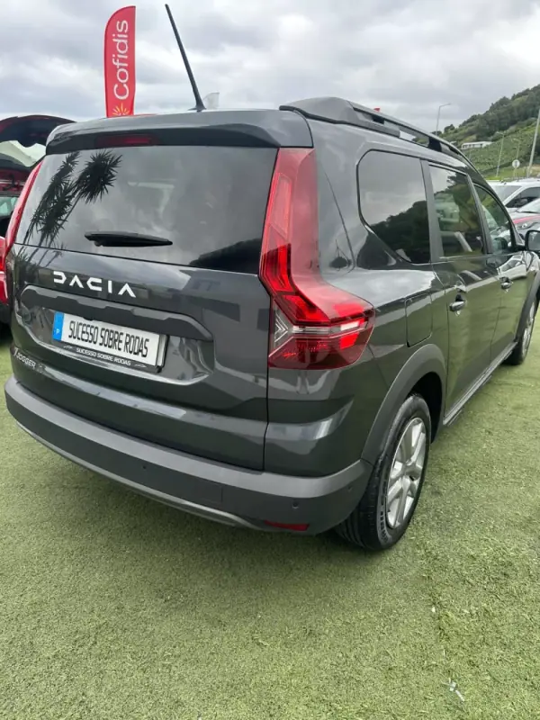 Dacia Jogger 2023 - 20990 EUR, 29799 km - AUTO.MOTO.pt - 29799km - foto 6 de 15