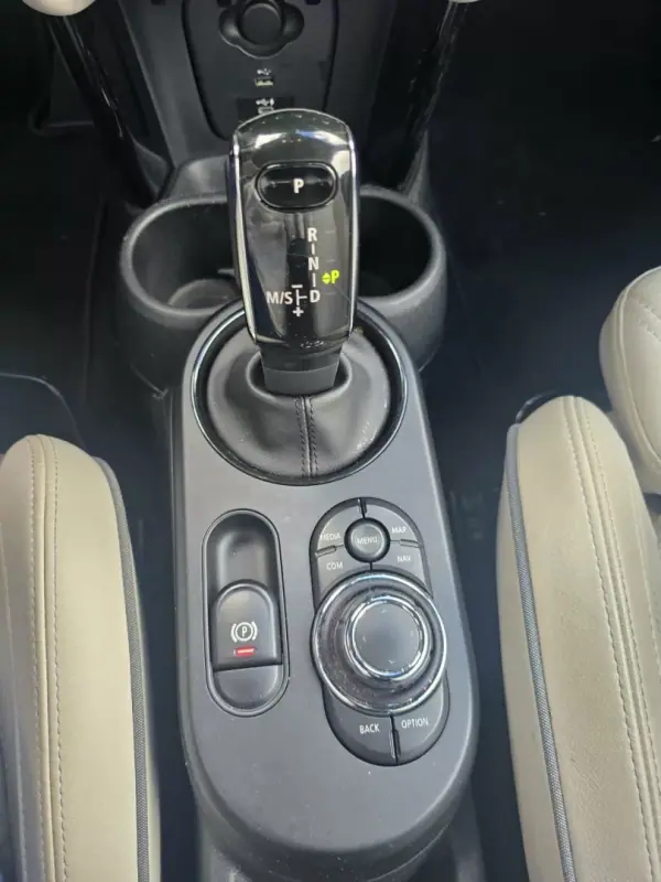 MINI John Cooper Works 2021 - 37000 EUR, 31000 km - AUTO.MOTO.pt - 31000km - foto 4 de 6