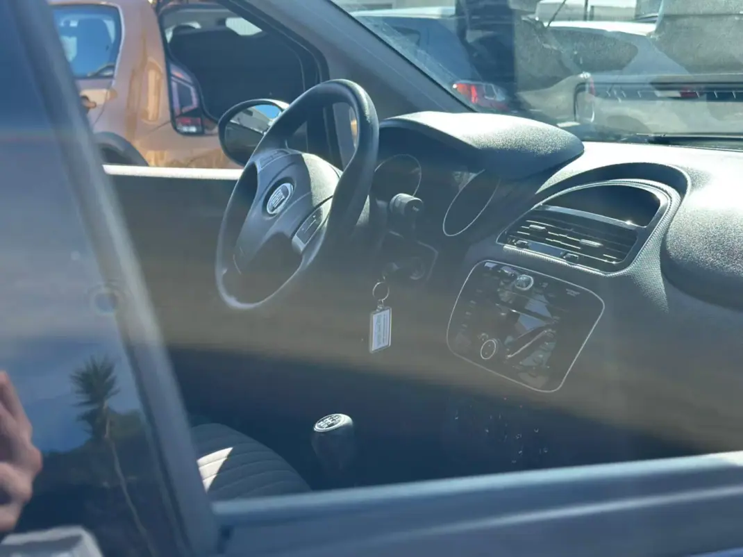 Fiat Punto 2018 - 10990 EUR, 83900 km - AUTO.MOTO.pt - 83900km - foto 16 de 20