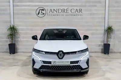 Renault Mégane E-Tech 2023 - 24450 EUR, 60913 km - AUTO.MOTO.pt - 60913km - foto 3 de 47