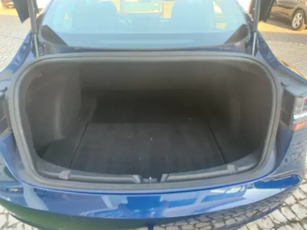 Tesla Model 3 2019 - 22900 EUR, 173000 km - AUTO.MOTO.pt - 173000km - foto 9 de 19