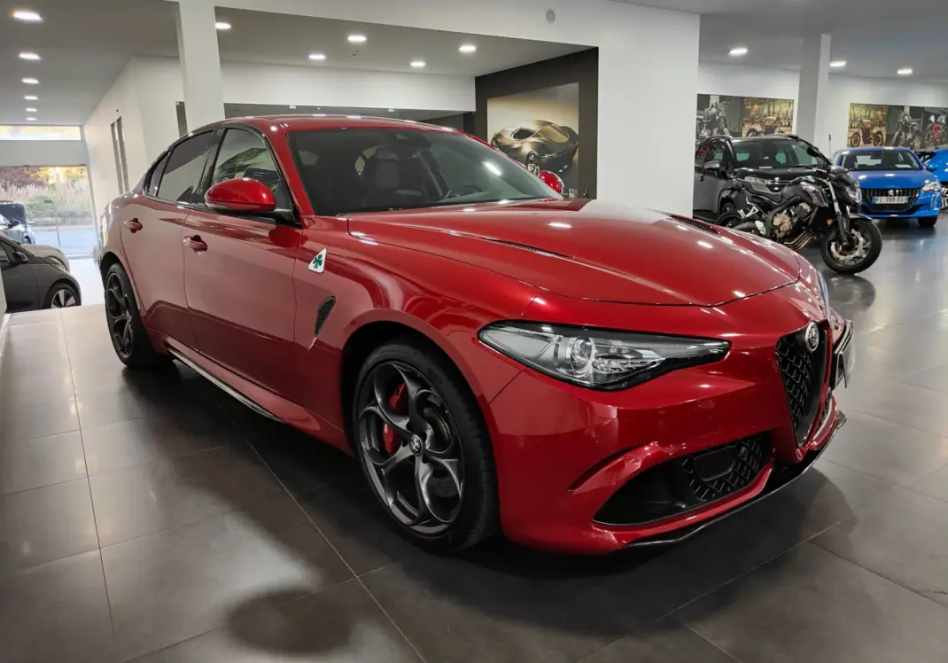 Alfa Romeo Giulia 2018 - 65500 EUR, 53000 km - AUTO.MOTO.pt - 53000km - foto 3 de 37