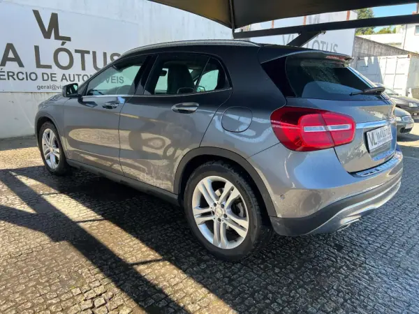 Mercedes-Benz GLA 200 2015 - 21750 EUR, 192000 km - AUTO.MOTO.pt - 192000km - foto 6 de 14