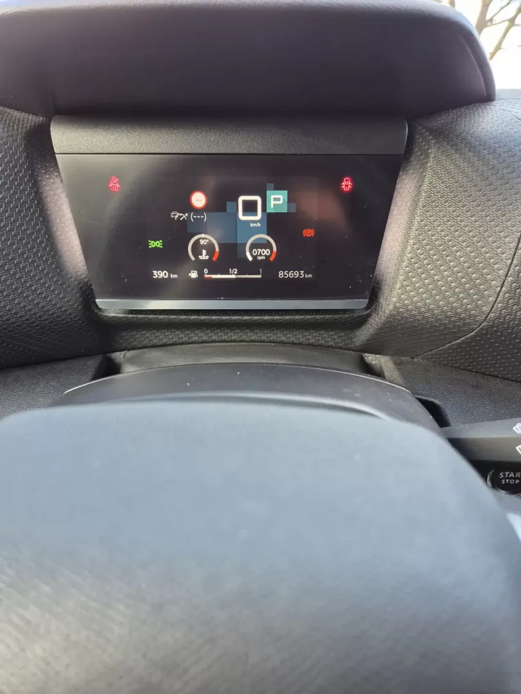 Citroën C4 2022 - 20500 EUR, 85000 km - AUTO.MOTO.pt - 85000km - foto 27 de 39