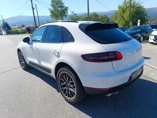 Porsche Macan 2016 - 45500 EUR, 155000 km - AUTO.MOTO.pt - 155000km - foto 10 de 32