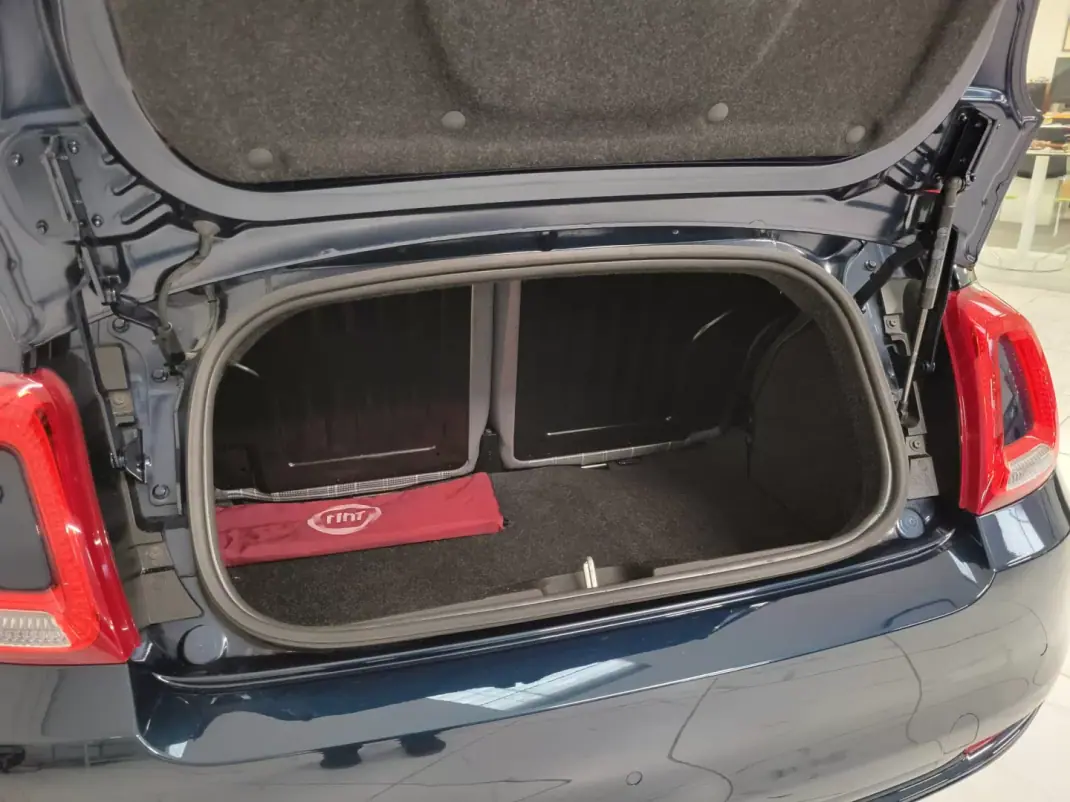 Fiat 500C 2019 - 11750 EUR, 62847 km - AUTO.MOTO.pt - 62847km - foto 21 de 22