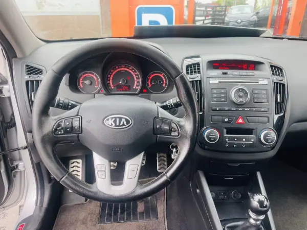 Kia Ceed SW 2010 - 5750 EUR, 297414 km - AUTO.MOTO.pt - 297414km - foto 10 de 12