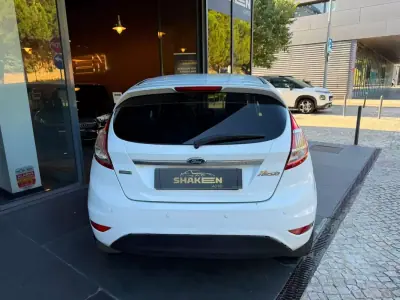 Ford Fiesta 2016 - 7450 EUR, 136079 km - AUTO.MOTO.pt - 136079km - foto 7 de 15