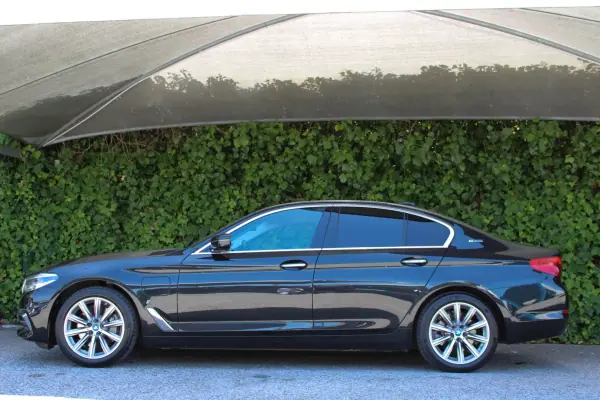 BMW 530e 2018 - 23900 EUR, 145900 km - AUTO.MOTO.pt - 145900km - foto 7 de 18