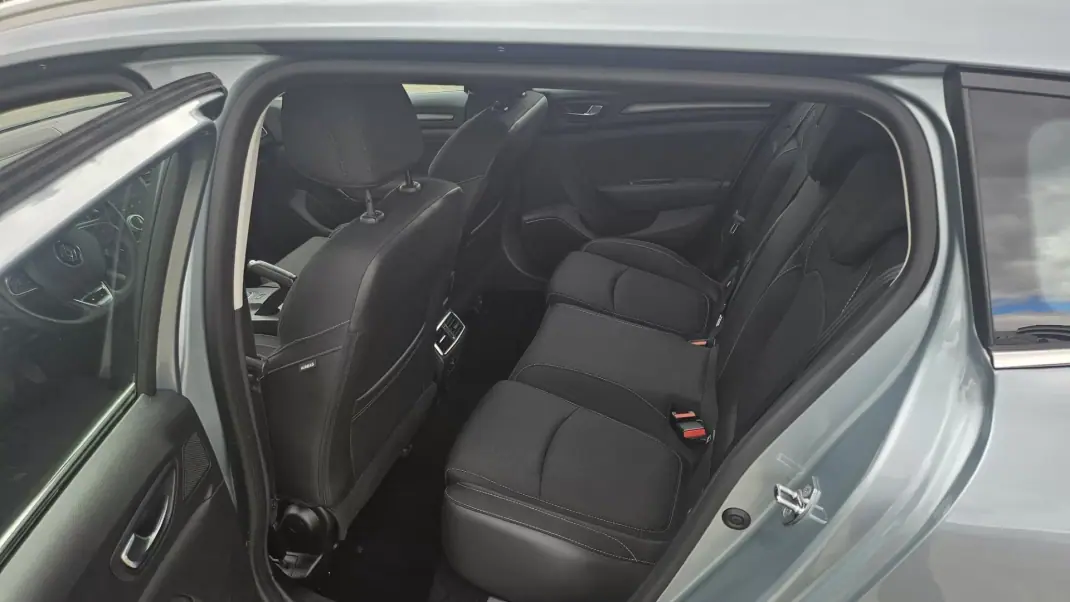 Renault Mégane Break 2020 - 16900 EUR, 127254 km - 127254km - foto 6 de 10