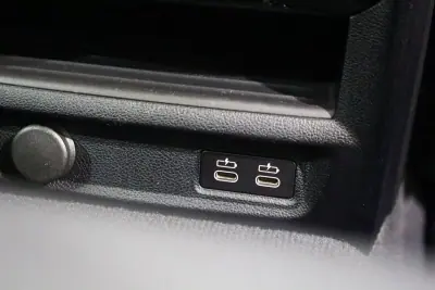 BMW 520 2023 - 29900 EUR, 165000 km - AUTO.MOTO.pt - 165000km - foto 19 de 33