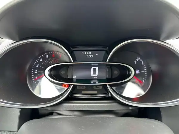 Renault Clio 2019 - 11490 EUR, 113000 km - AUTO.MOTO.pt - 113000km - foto 15 de 19