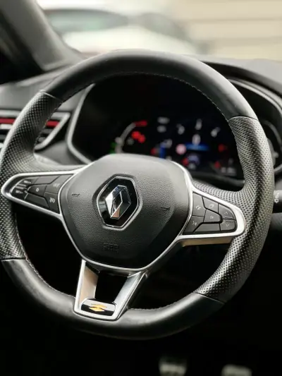 Renault Clio 2020 - 16950 EUR, 98000 km - AUTO.MOTO.pt - 98000km - foto 30 de 31