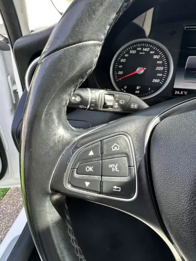 Mercedes-Benz C 180 2015 - 12900 EUR, 280000 km - AUTO.MOTO.pt - 280000km - foto 45 de 69