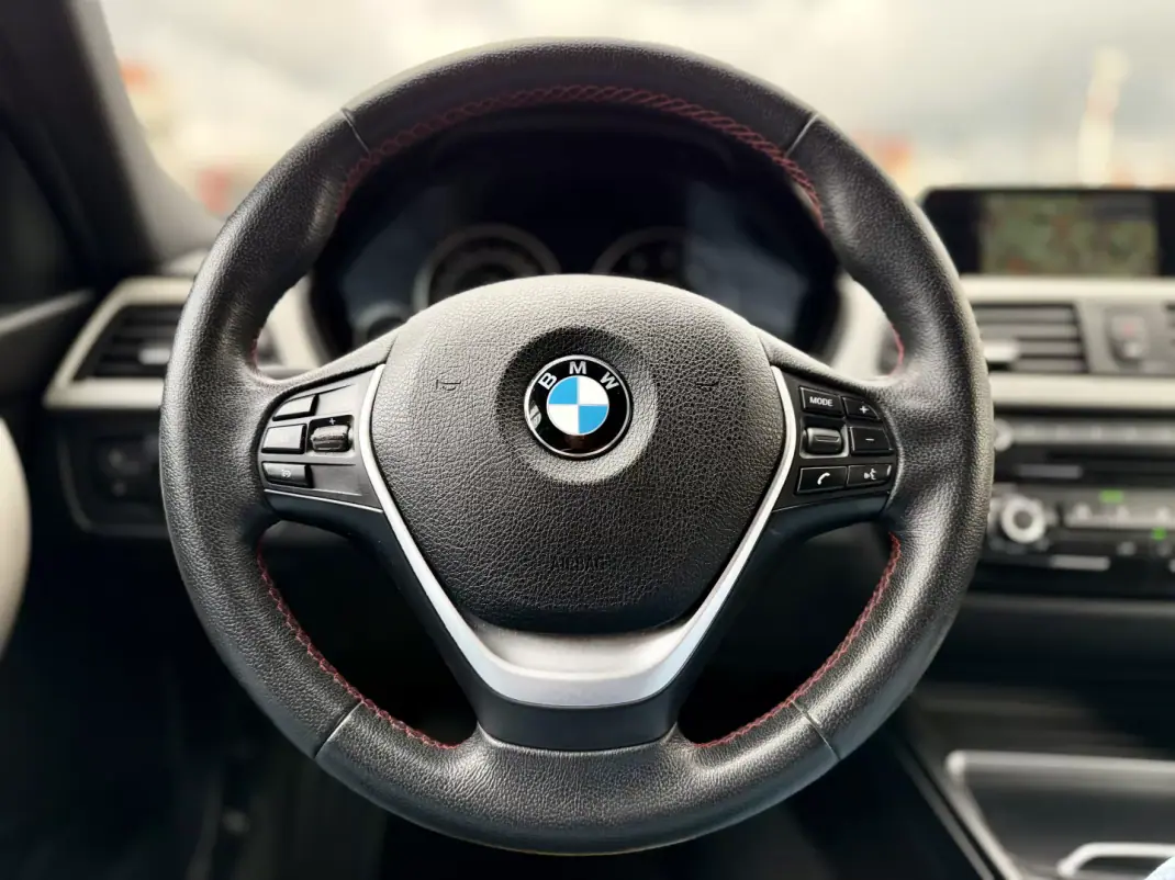 BMW 318 2016 - 15950 EUR, 172000 km - 172000km - foto 20 de 27