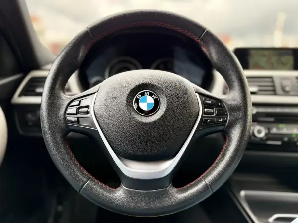 BMW 318 2016 - 15950 EUR, 172000 km - AUTO.MOTO.pt - 172000km - foto 20 de 27