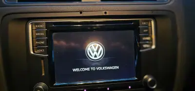 Volkswagen Jetta 2017 - 8990 EUR, 260000 km - AUTO.MOTO.pt - 260000km - foto 6 de 56