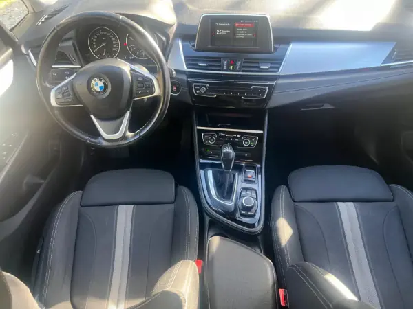 BMW 216 Active Tourer 2018 - 18900 EUR, 117632 km - AUTO.MOTO.pt - 117632km - foto 18 de 23