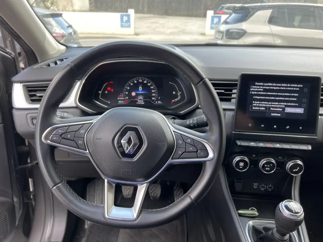 Renault Captur 2023 - 17399 EUR, 88500 km - AUTO.MOTO.pt - 88500km - foto 10 de 16