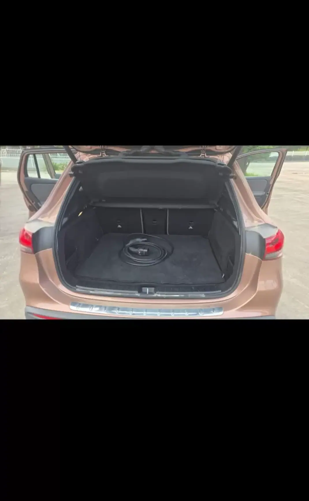 Mercedes-Benz EQA 2022 - 33000 EUR, 94000 km - AUTO.MOTO.pt - 94000km - foto 4 de 5