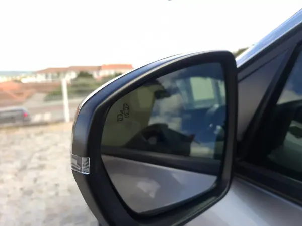 Peugeot 3008 2023 - 18990 EUR, 64989 km - 64989km - foto 8 de 18
