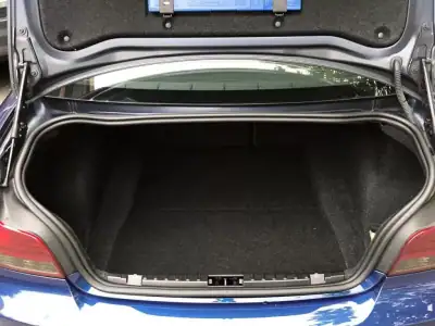 BMW 120 2010 - 16950 EUR, 96781 km - AUTO.MOTO.pt - 96781km - foto 9 de 10