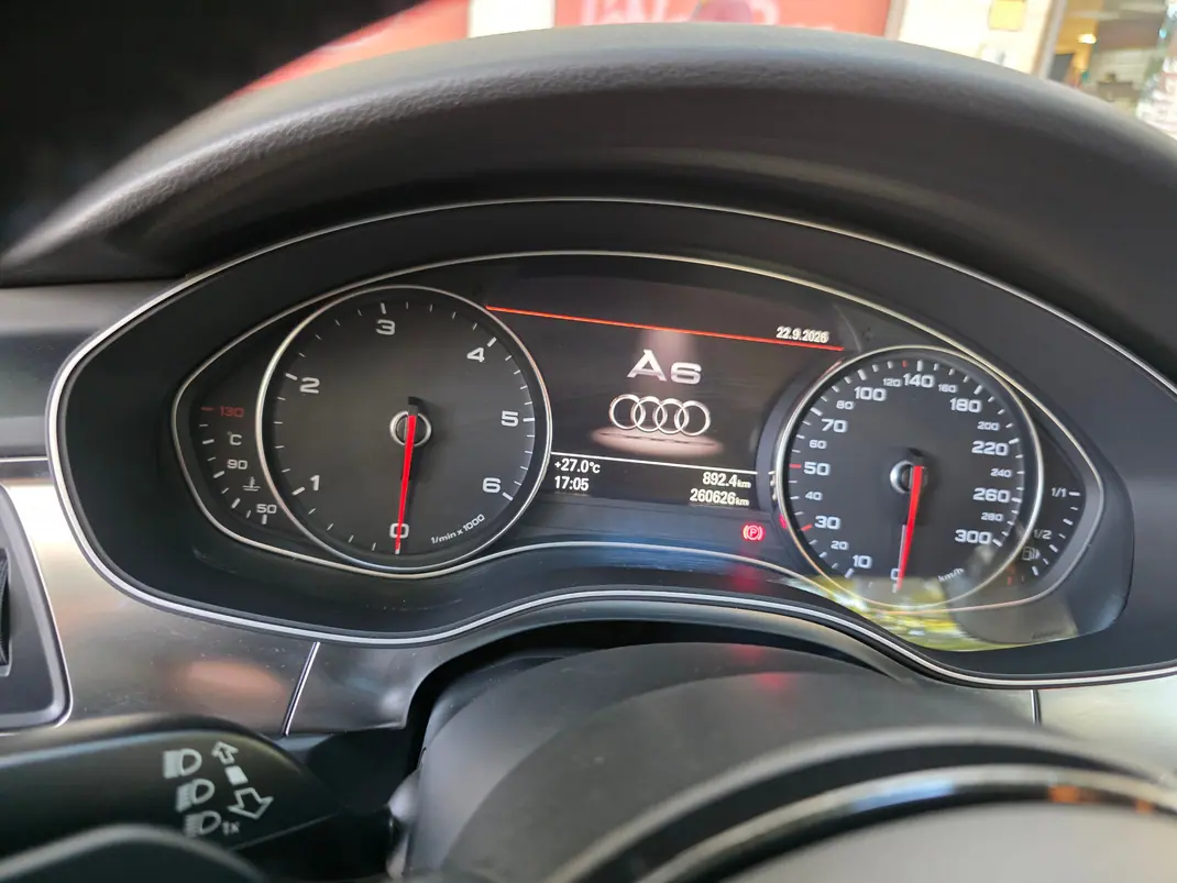 Audi A6 Avant 2014 - 13000 EUR, 260000 km - 260000km - foto 8 de 15