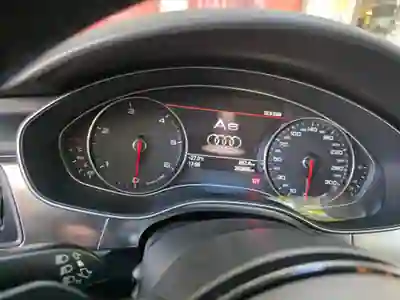 Audi A6 Avant 2014 - 13000 EUR, 260000 km - 260000km - foto 8 de 15