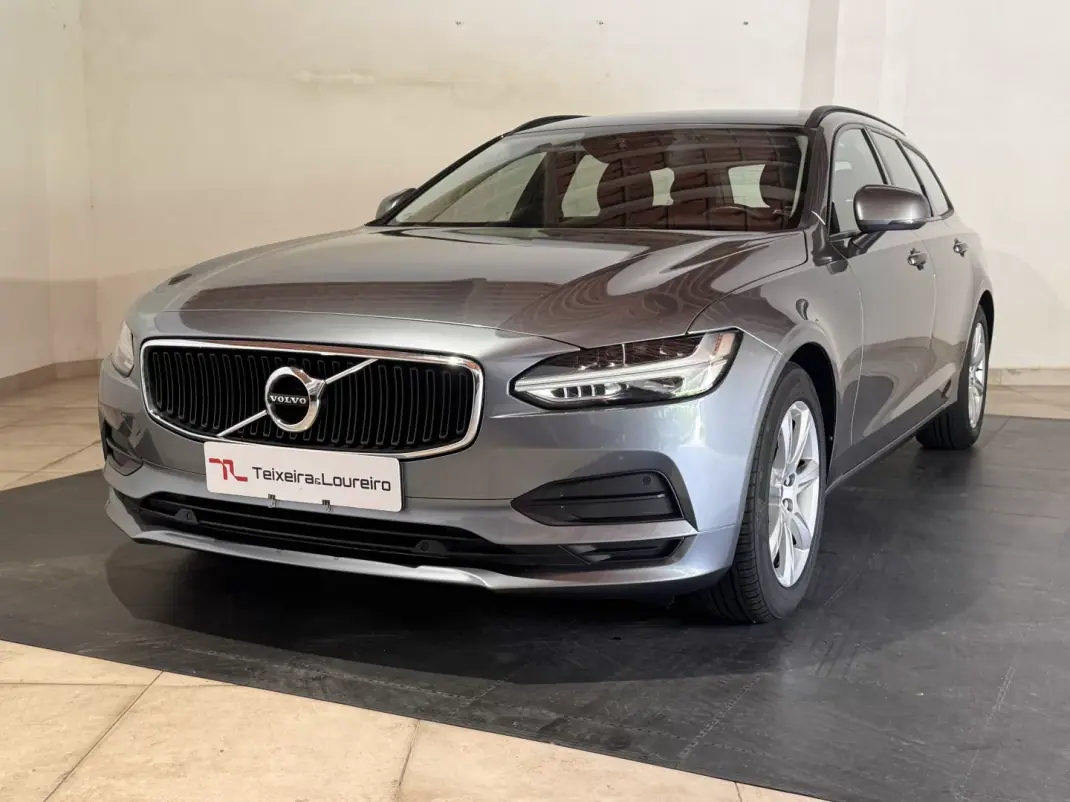 Volvo V90 2017 - 23750 EUR, 133014 km - AUTO.MOTO.pt - 133014km - foto 1 de 25