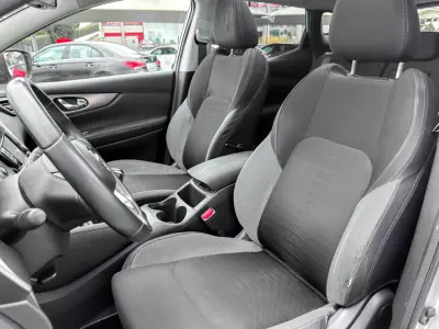 Nissan Qashqai 2018 - 17990 EUR, 95880 km - AUTO.MOTO.pt - 95880km - foto 20 de 27