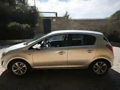 Opel Corsa 2014 — foto 4 de 15