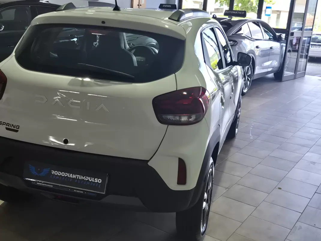 Dacia Spring 2023 - 14000 EUR, 13500 km - AUTO.MOTO.pt - 13500km - foto 6 de 22