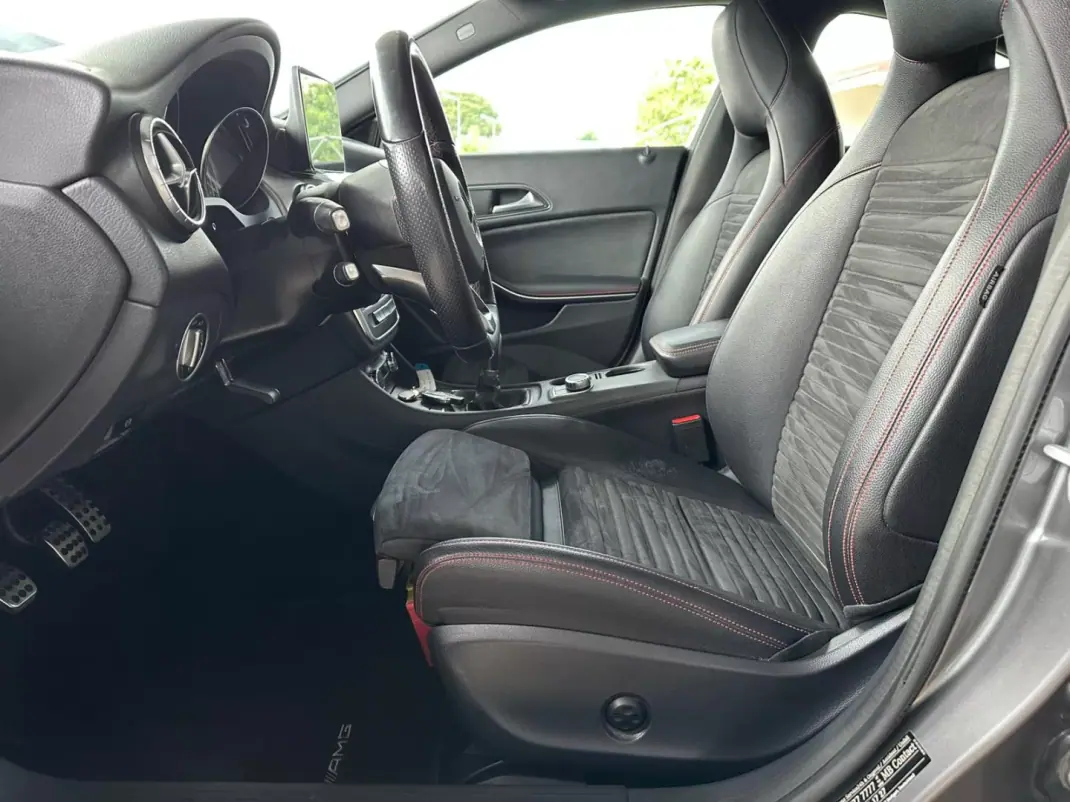 Mercedes-Benz CLA 200 2016 - 21900 EUR, 163435 km - AUTO.MOTO.pt - 163435km - foto 14 de 32