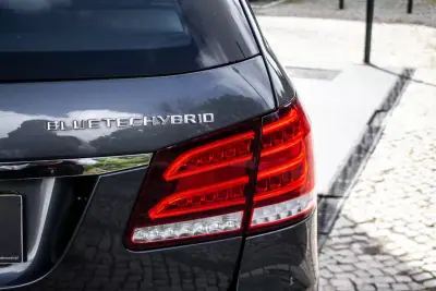 Mercedes-Benz E 300 2015 - 15990 EUR, 256669 km - AUTO.MOTO.pt - 256669km - foto 11 de 36