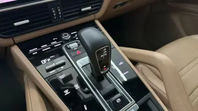 Porsche Cayenne Coupé 2019 - 77990 EUR, 59352 km - AUTO.MOTO.pt - 59352km - foto 29 de 32