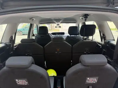 Citroën C4 Grand Picasso 2014 - 8950 EUR, 217000 km - AUTO.MOTO.pt - 217000km - foto 13 de 16