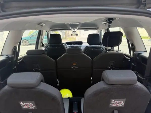Citroën C4 Grand Picasso 2014 - 8950 EUR, 217000 km - AUTO.MOTO.pt - 217000km - foto 13 de 16