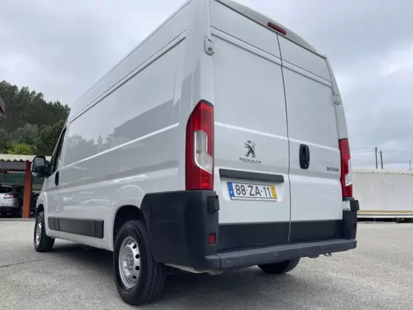 Peugeot Boxer 2.0BlueHDi L2H2 Premium 2019 - 18990 EUR, 232250 km - AUTO.MOTO.pt - 232250km - foto 4 de 17