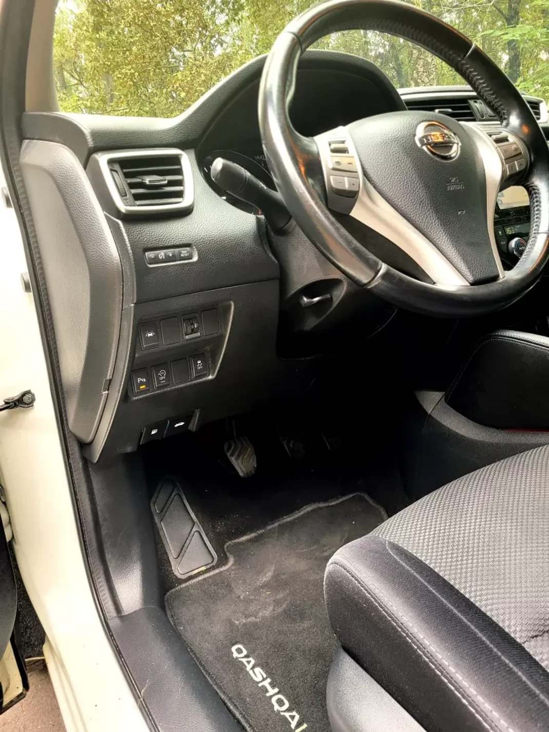 Nissan Qashqai 2016 - 15990 EUR, 153000 km - AUTO.MOTO.pt - 153000km - foto 18 de 24