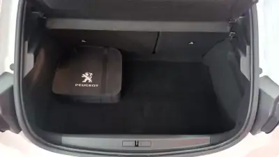 Peugeot e-208 2020 - 20490 EUR, 46617 km - AUTO.MOTO.pt - 46617km - foto 67 de 70