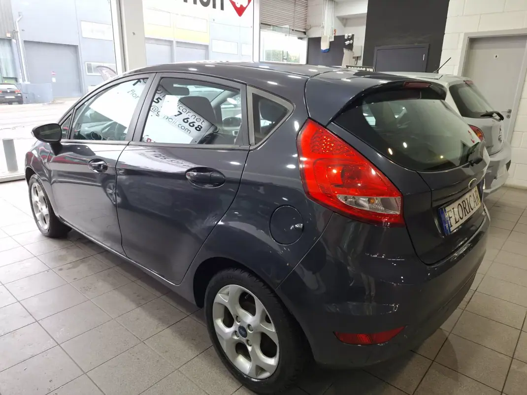 Ford Fiesta 2012 - 6900 EUR, 163718 km - AUTO.MOTO.pt - 163718km - foto 7 de 24