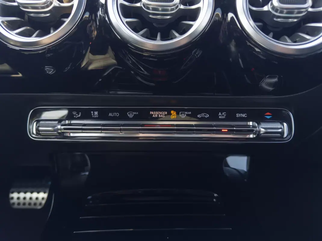 Mercedes-Benz A 180 2018 - 22990 EUR, 158000 km - 158000km - foto 35 de 41