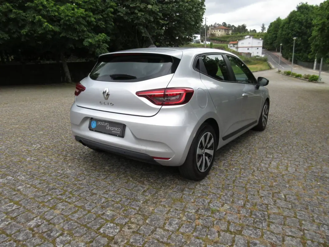 Renault Clio 2022 - 13490 EUR, 149000 km - AUTO.MOTO.pt - 149000km - foto 8 de 42