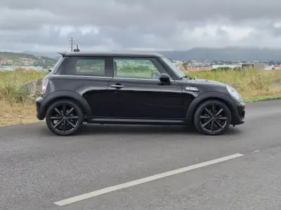 MINI 3 Portas 2013 - 11990 EUR, 187017 km - AUTO.MOTO.pt - 187017km - foto 19 de 28