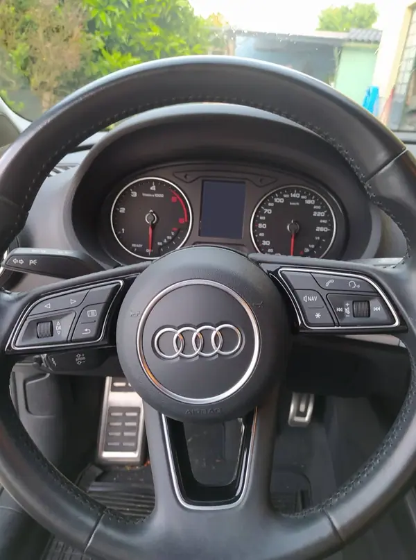 Audi A3 Limousine 2016 - 17000 EUR, 120000 km - AUTO.MOTO.pt - 120000km - foto 3 de 5