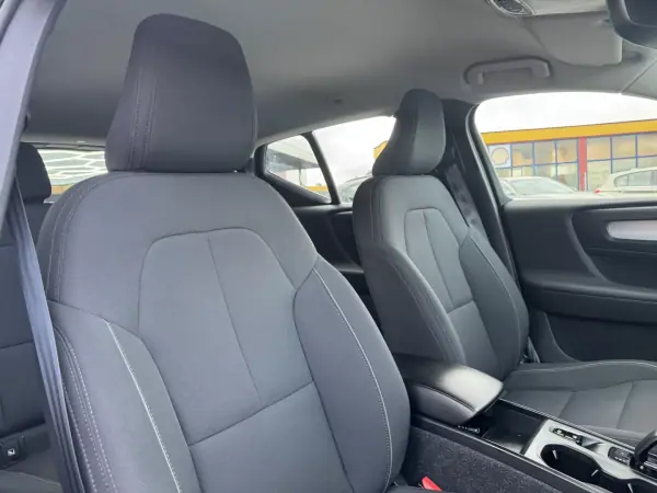 Volvo XC 40 2021 - 24500 EUR, 121000 km - AUTO.MOTO.pt - 121000km - foto 18 de 42