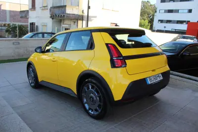 Renault 5 2025 - 29750 EUR, 2900 km - AUTO.MOTO.pt - 2900km - foto 31 de 35