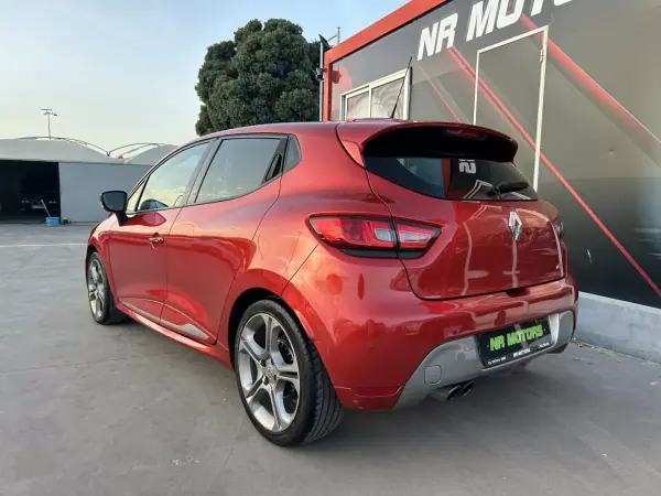Renault Clio 2014 - 10947 EUR, 134000 km - AUTO.MOTO.pt - 134000km - foto 6 de 23