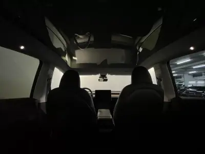 Tesla Model Y 2023 — foto 4 de 44